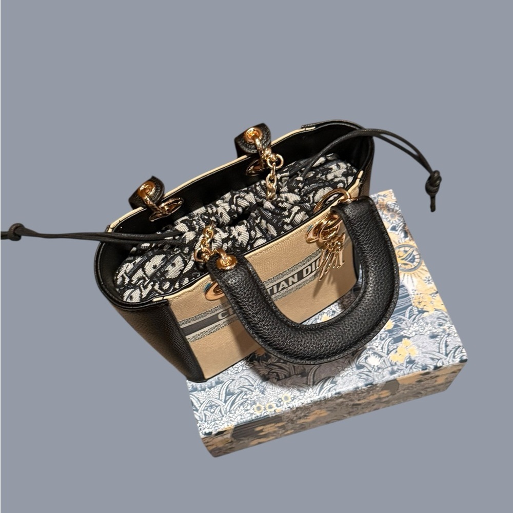 GWP Dior Black and Tan Tote Bag - Picture 6 of 8